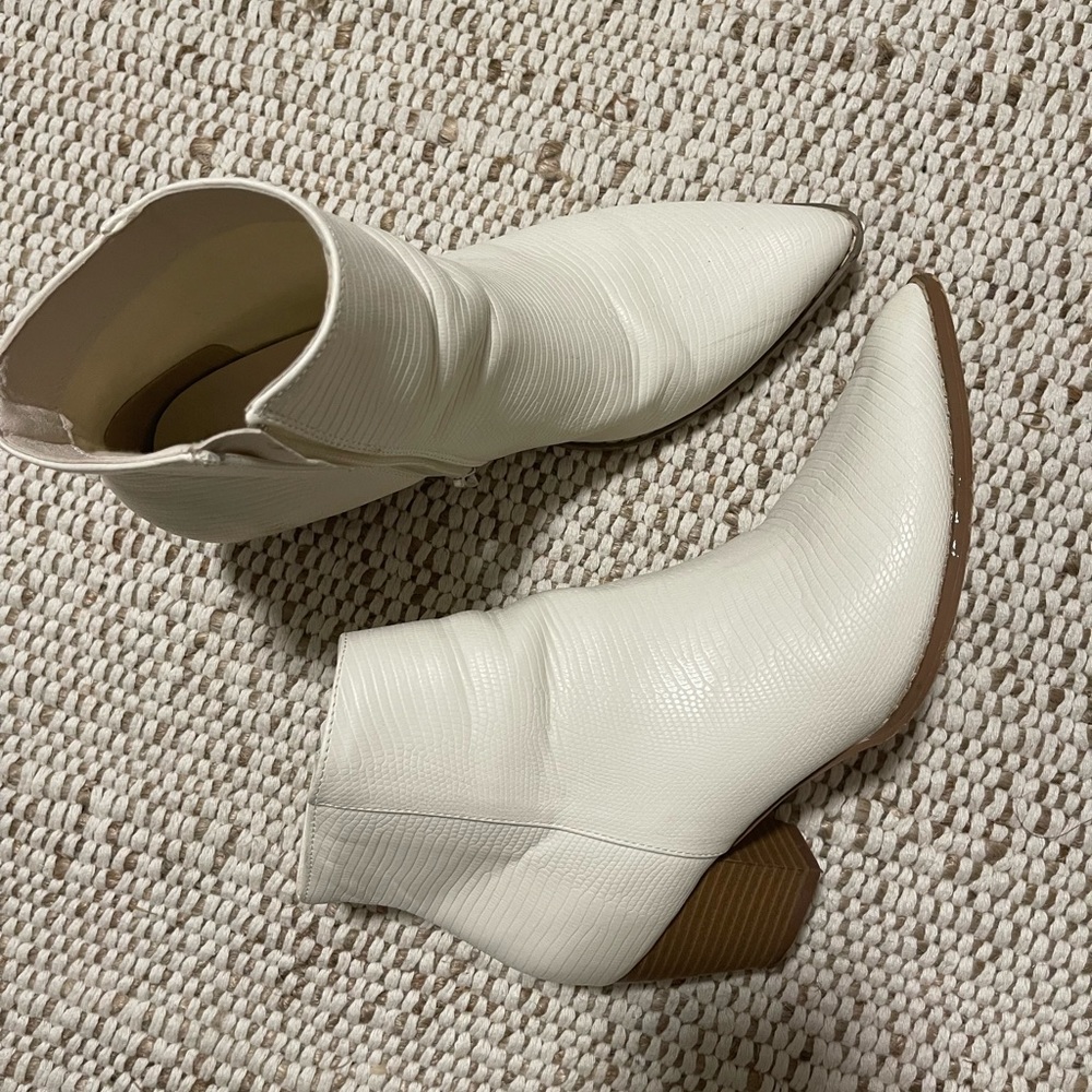 Lulu’s booties
